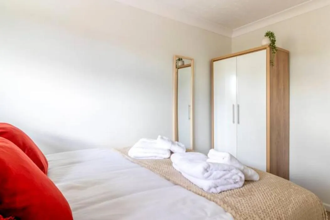 Trendy Sea View 2 Bedroom Sleeps 6 - Free Parking Bournemouth Egyesült Királyság