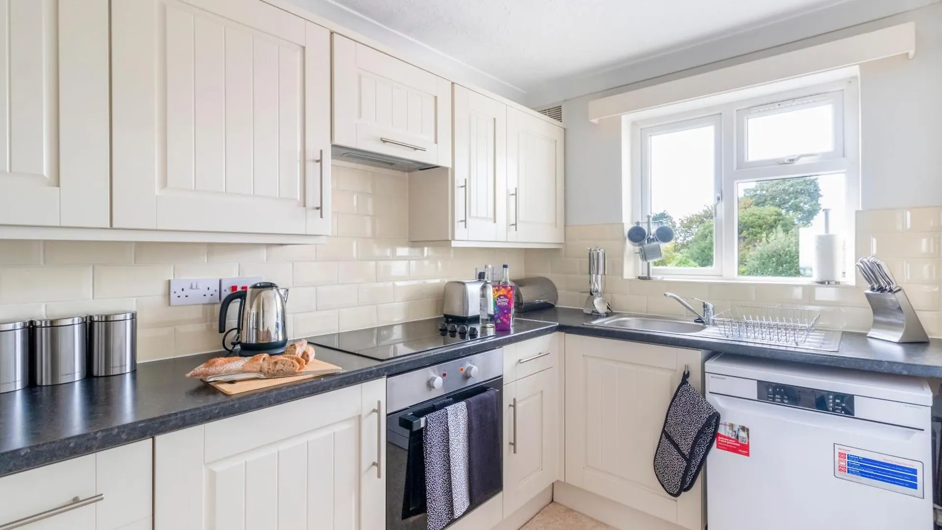 Διαμέρισμα Trendy Sea View 2 Bedroom Sleeps 6 - Free Parking Μπόρνμουθ